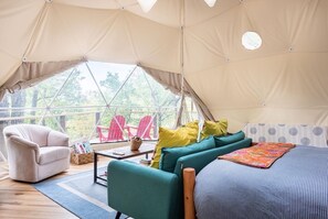 1 bedroom, WiFi, bed sheets - Cozy, Seasonal Geo-Dome with Heat/AC on Private Hiking paradise in Gunks. (Wallkill)