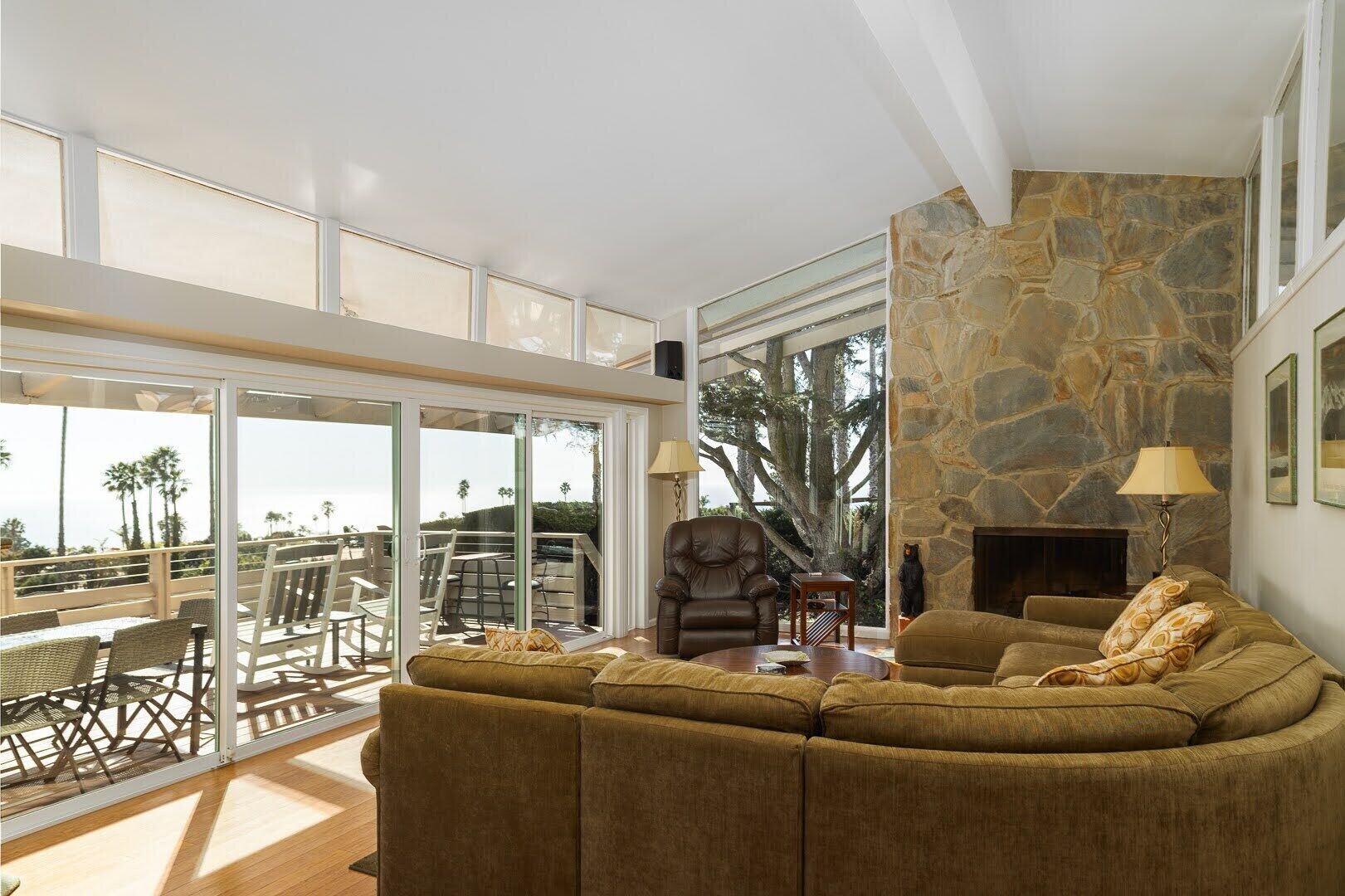 Smart TV, fireplace, offices, printers