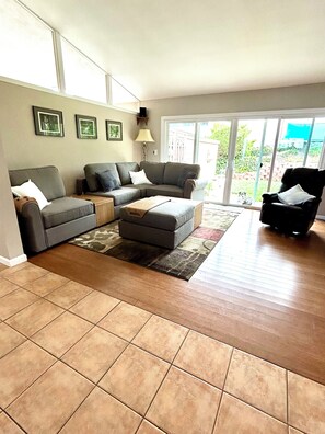 Smart TV, fireplace, offices, printers - Spectacular Ocean View! (Rancho Palos Verdes)