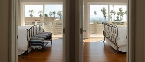 4 slaapkamers, een bureau, een strijkplank/strijkijzer, gratis wifi