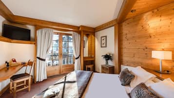 1 bedroom, in-room safe, desk, free WiFi