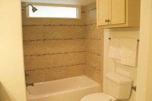 Toallas y papel de baño 