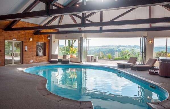 Pool - Tansy Cottage - a luxurious and spacious two bedroom cottage with fabulous shared leisure facilities (Boncath)