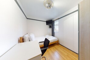4 bedrooms, iron/ironing board, WiFi, bed sheets - Amazing 4 Bed, 2 Bath House with Parking & Garden (London)