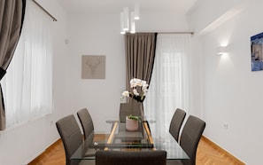 Luxury Apartment, 3 Bedrooms | In-room dining - Kolonaki Luxury Residence (Athens)