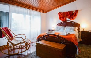 1 bedroom, memory-foam beds, WiFi, bed sheets - Romantic suite in exotic fruit orchard (Ribeira Grande)