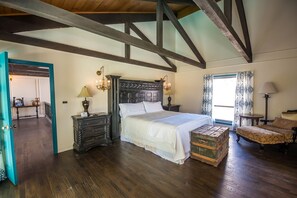 7 bedrooms, iron/ironing board, WiFi, bed sheets