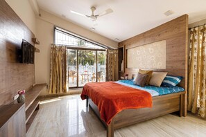 3 BHK Villa | Desk, laptop workspace, soundproofing, iron/ironing board - Geeta Bhawan (Karjat)