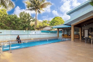 Outdoor pool, pool loungers