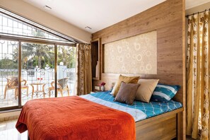 3 BHK Villa | Desk, laptop workspace, soundproofing, iron/ironing board - Geeta Bhawan (Karjat)