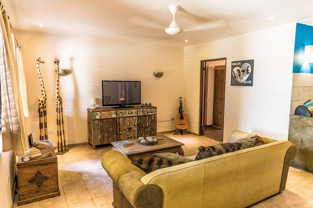 Family Apartment, 3 Bedrooms | Living area