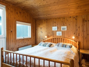 2 bedrooms, individually furnished, bed sheets
