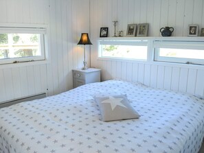 2 bedrooms, individually furnished - 4 Person Holiday Home on a Holiday Park in Blokhus (Blokhus)