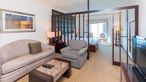 3 Schlafzimmer, Schreibtisch, Bettwäsche