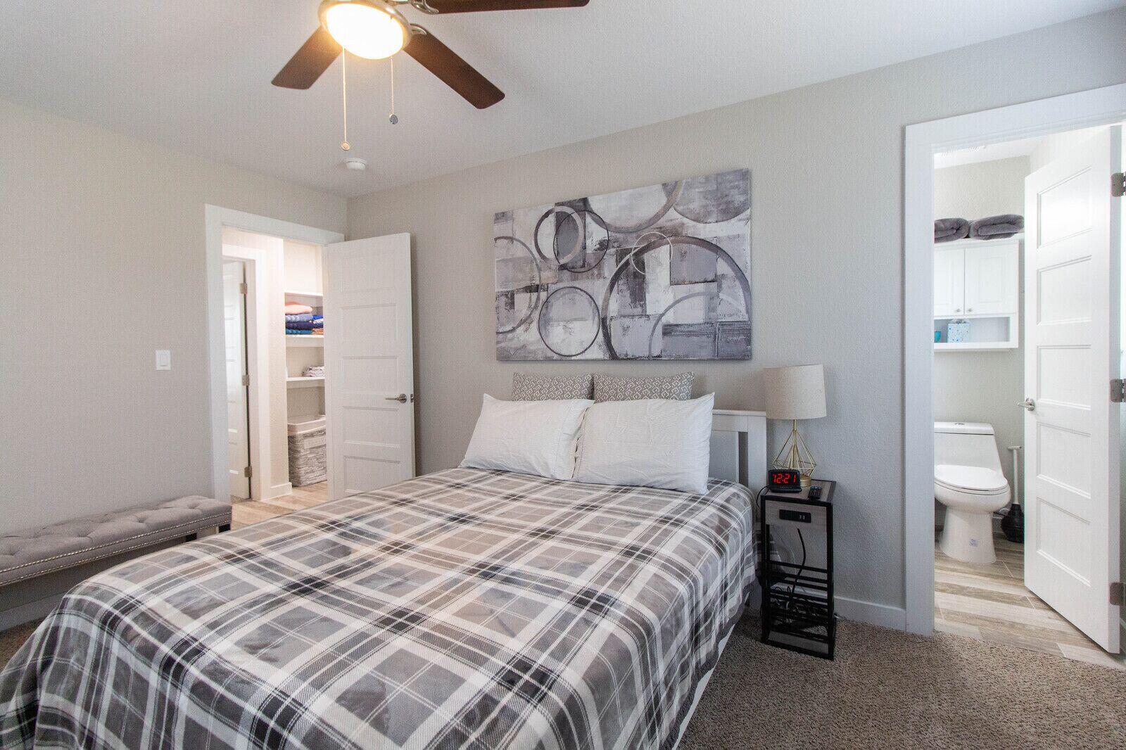 3 bedrooms, iron/ironing board, free WiFi, bed sheets