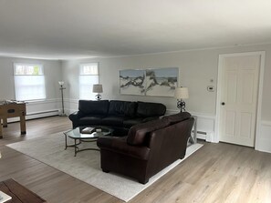 Télévision, table de tennis de table