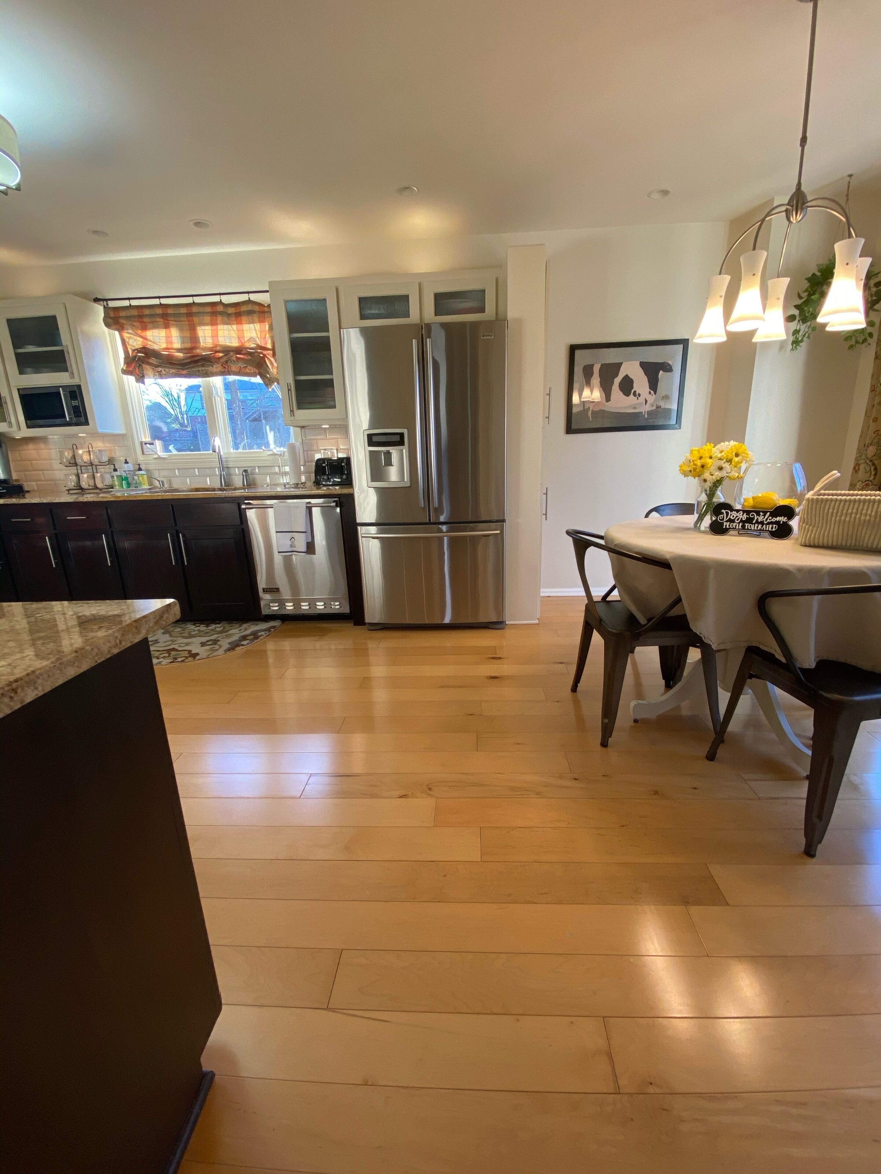 Fridge, microwave, dishwasher, coffee/tea maker