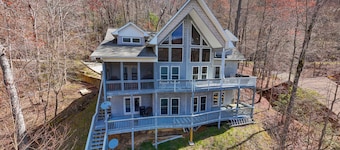 Premium 5 Bedroom 4 kings/ 6 Twins LAKE FRONT Home...BOOK JUNE PROMO DEALS NOW!