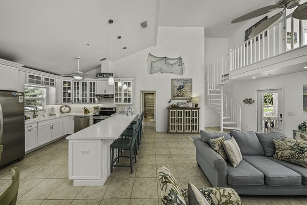 Smart-TV, Tischtennisplatte, Arbeitsbereiche