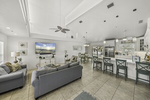 Smart TV, table tennis, offices - Private Elevated Pool & Deck! (North Captiva Island)