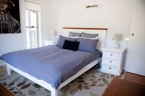 2 bedrooms, iron/ironing board, bed sheets