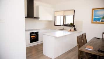 Réfrigérateur, micro-ondes, four, lave-vaisselle