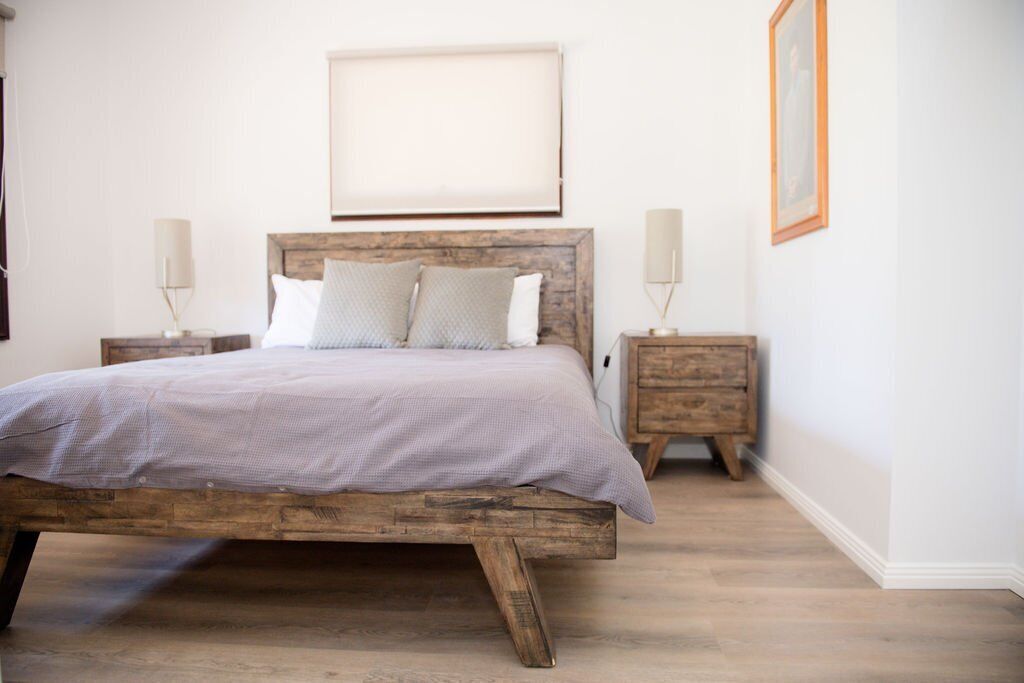 4 bedrooms, iron/ironing board, bed sheets