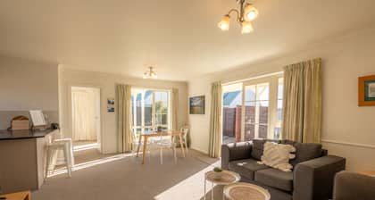 Relax on Rata Cottage 1
