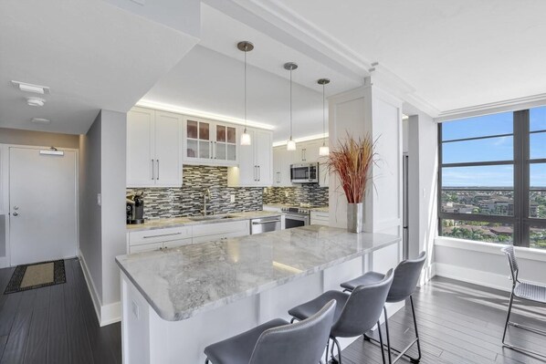 Condo, 1 Queen Bed with Sofa bed (Wing beachfront condo with pool, gym ) | Private kitchen