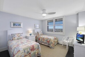 Condo, 1 Queen Bed with Sofa bed (Wing beachfront condo with pool, gym )