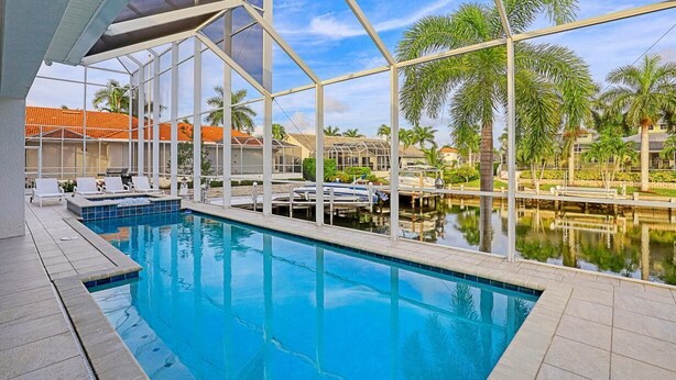 House, Multiple Beds (2017 built waterfront home with heate) | Pool - 2017 Built Waterfront Home With Heated Pool, hot tub and two Master Suites (Marco Island)