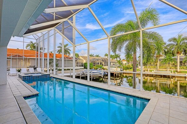 House, Multiple Beds (2017 built waterfront home with heate) | Pool