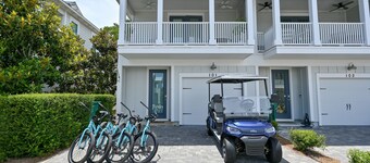 New 30A Townhome - Six-Seater Golf Cart, 4 Beach Cruisers, Pool
