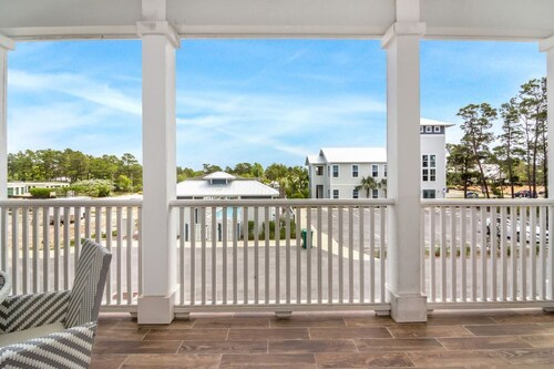 New 30A Townhome - Six-Seater Golf Cart, 4 Beach Cruisers, Pool
