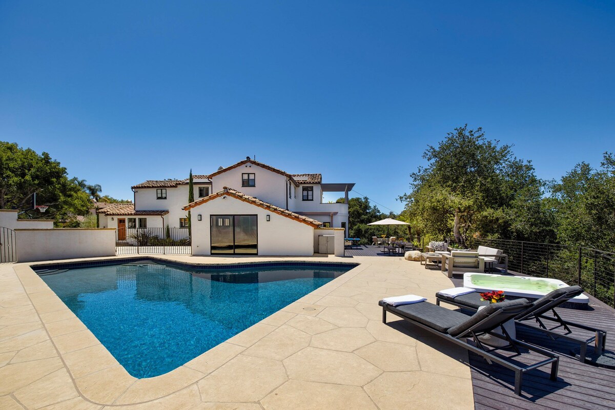 Stunning, Private Home With Pool, Hot Tub, and Mountain Views!