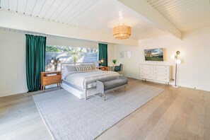 3 bedrooms, desk, iron/ironing board, free WiFi - Elevated Mid-Century Modern Home in Montecito! (Santa Barbara)