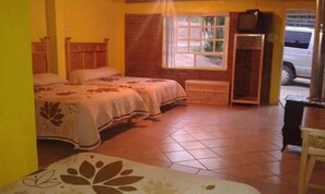 Basic Triple Room | Bed sheets