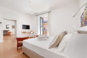 2 Schlafzimmer, Zimmersafe, Schreibtisch, Bügeleisen/Bügelbrett