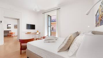 3 chambres, coffres-forts dans les chambres, bureau