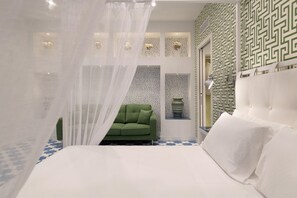 2 Schlafzimmer, Schreibtisch, Bügeleisen/Bügelbrett, Reisekinderbett