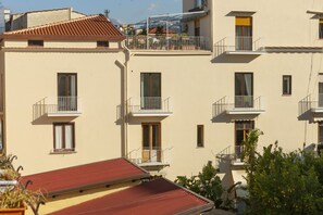 Exterior - Luxury&Romantic Apartment with Balcony in Sorrento (Sorrento)