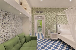 2 Schlafzimmer, Schreibtisch, Bügeleisen/Bügelbrett, Reisekinderbett