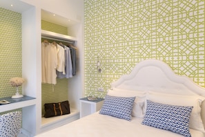 2 bedrooms, in-room safe, desk, iron/ironing board