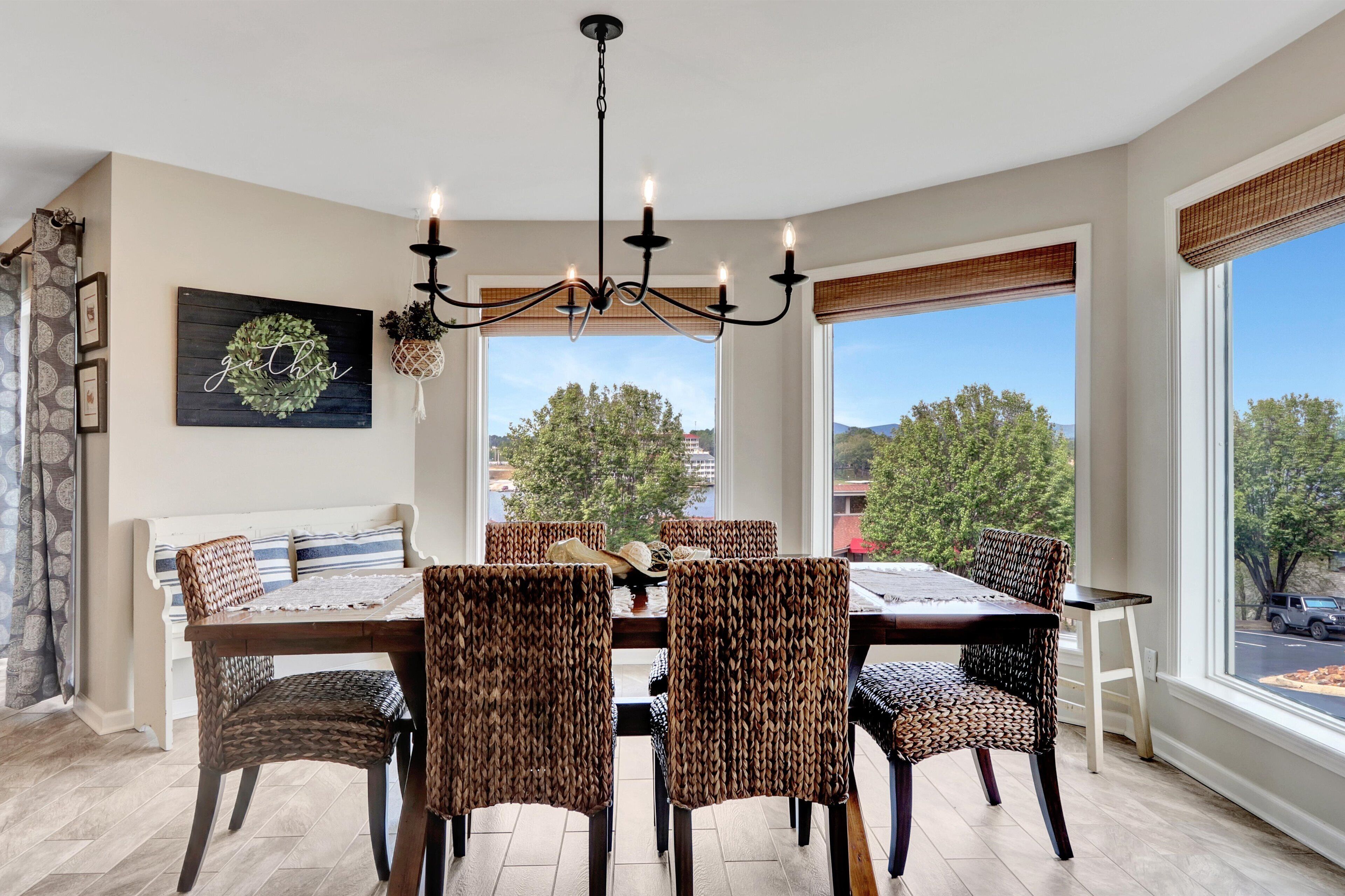 Lakefront Hot Springs Condo w/ Pool Access!