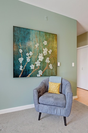 Interior - City ★ Water View Oasis with Pool & Gym near Cruise in Heart of Seattle (Seattle)