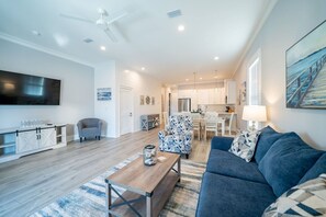 Smart TV, videojuegos, reproductor de DVD y libros 