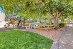 儿童活动区 - 室外