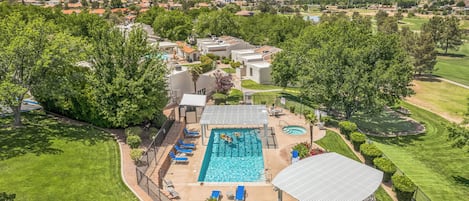 2 outdoor pools