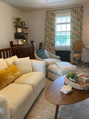 TV - Muletown’s Retreat (Columbia)