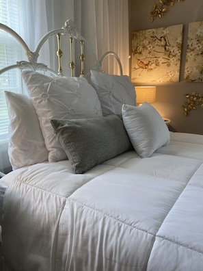 2 bedrooms, iron/ironing board, WiFi, bed sheets - Muletown’s Retreat (Columbia)
